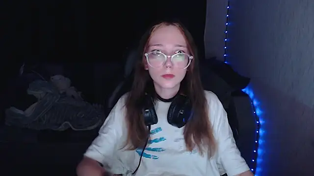 Snapshot of AmeliaKamishiro chatting on October 6, 2025, 9:15 pm AmeliaKamishiro online show from October 6, 2025, 9:15 pm