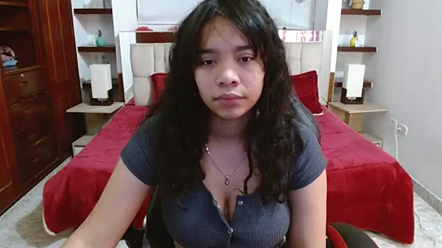 laureentt  online show from March 7, 2025, 3:08 am