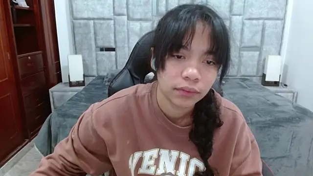 Snapshot of laureentt_ chatting on May 19, 2026, 3:24 am laureentt online show from May 19, 2026, 3:24 am