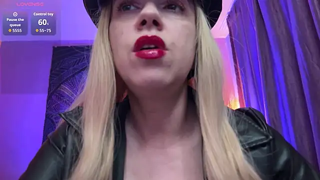 Snapshot of Helena__Femdom chatting on May 27, 2026, 8:05 pm Helena Femdom online show from May 27, 2026, 8:05 pm
