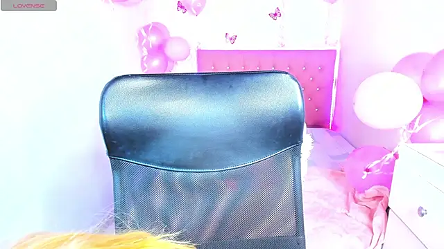 Snapshot of Celeste__sweetx chatting on June 6, 2026, 6:57 pm Celeste sweetx online show from June 6, 2026, 6:57 pm