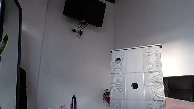 Snapshot of Alexxawinter chatting on September 21, 2025, 10:26 pm Alexxawinter online show from September 21, 2025, 10:26 pm