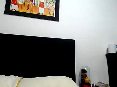 Snapshot of Alexxawinter chatting on November 16, 2025, 1:32 am Alexxawinter online show from November 16, 2025, 1:32 am