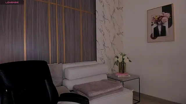 IsabellaAllen online show from June 9, 2026, 11:17 pm