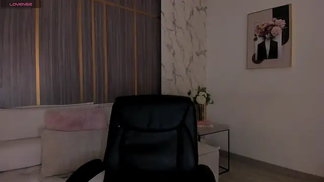 IsabellaAllen online show from June 16, 2026, 11:49 pm