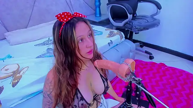 Snapshot of HornySlut69_ chatting on October 18, 2025, 12:51 pm HornySlut69 online show from October 18, 2025, 12:51 pm