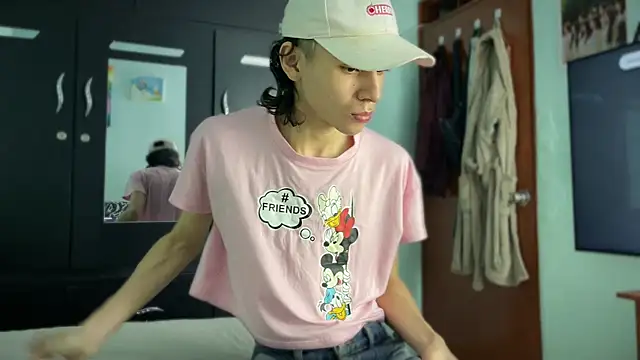 Snapshot of imcoltonalvin chatting on October 17, 2025, 11:17 pm imcoltonalvin online show from October 17, 2025, 11:17 pm