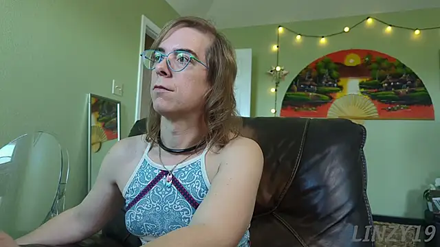 Linzy 19 online show from September 30, 2025, 4:57 pm