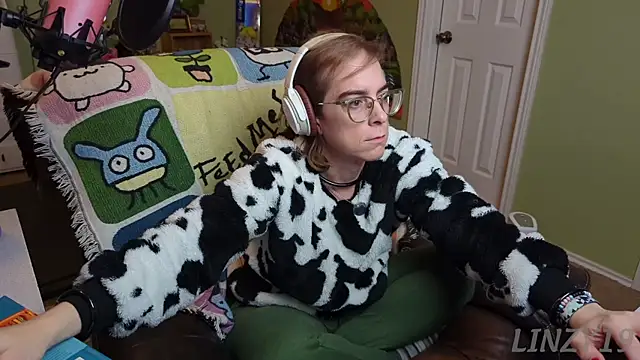 Linzy 19 online show from February 22, 2025, 3:23 am