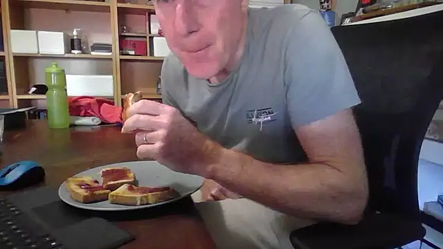 Snapshot of jiggy77777 chatting on January 21, 2025, 12:15 am jiggy77777 online show from January 21, 2025, 12:15 am