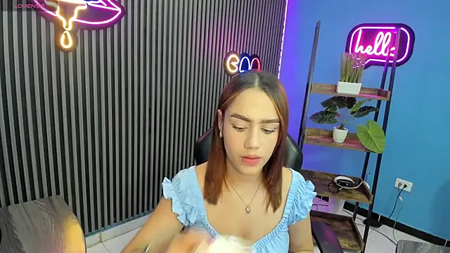 Snapshot of emily_roberts1 chatting on November 8, 2025, 4:38 am emily roberts1 online show from November 8, 2025, 4:38 am