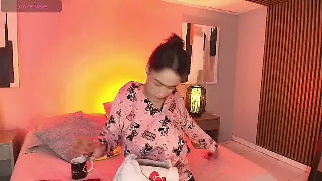 Snapshot of emily_roberts1 chatting on October 3, 2025, 1:01 pm emily roberts1 online show from October 3, 2025, 1:01 pm