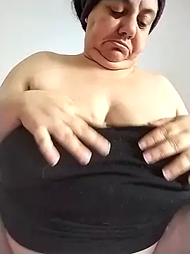 BustyBabyOfficial online show from November 3, 2025, 2:42 pm