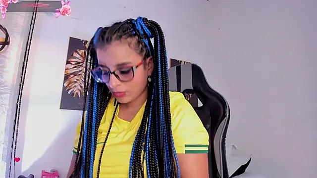 Snapshot of Alizon_1 chatting on June 6, 2026, 8:47 pm Alizon 1 online show from June 6, 2026, 8:47 pm