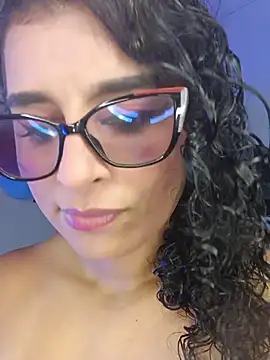 Snapshot of Alizon_1 chatting on June 20, 2026, 6:24 pm Alizon 1 online show from June 20, 2026, 6:24 pm