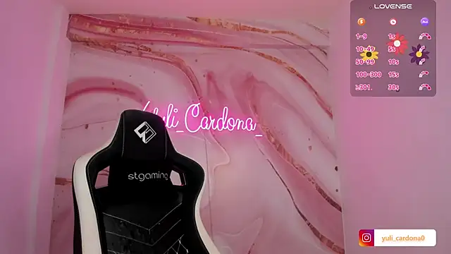 YuliCardona  online show from January 18, 2026, 1:03 pm