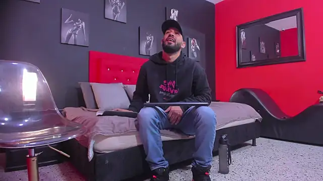 Thiagogomez online show from November 24, 2025, 12:38 pm