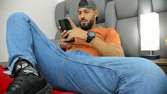 Thiagogomez online show from March 18, 2026, 7:15 pm