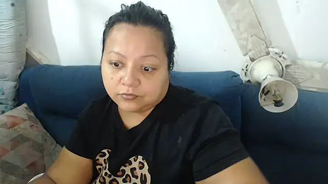 Snapshot of jennyferloopez chatting on February 12, 2026, 11:43 am jennyferloopez online show from February 12, 2026, 11:43 am