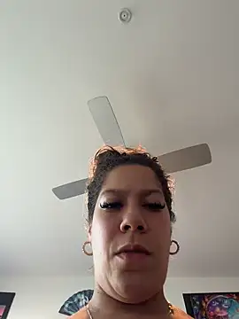 Snapshot of Bigbuttbrooklynn chatting on May 13, 2026, 10:28 pm Bigbuttbrooklynn online show from May 13, 2026, 10:28 pm