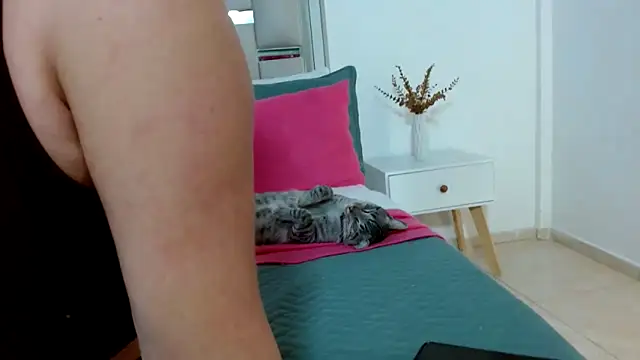 Snapshot of hellen_martin chatting on November 13, 2025, 10:13 pm hellen martin online show from November 13, 2025, 10:13 pm