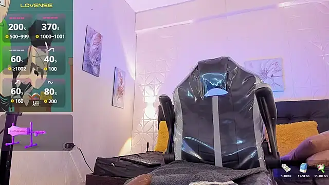 Snapshot of JUANDIAMONDS98 chatting on December 2, 2025, 1:46 pm JUANDIAMONDS98 online show from December 2, 2025, 1:46 pm