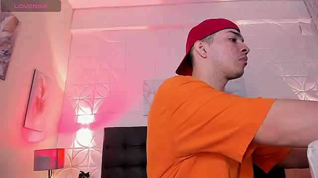 Snapshot of JUANDIAMONDS98 chatting on October 27, 2025, 3:24 pm JUANDIAMONDS98 online show from October 27, 2025, 3:24 pm