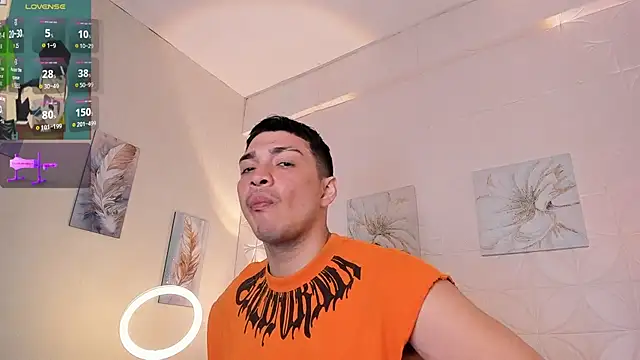 Snapshot of JUANDIAMONDS98 chatting on November 18, 2025, 2:42 pm JUANDIAMONDS98 online show from November 18, 2025, 2:42 pm