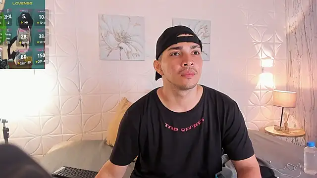 Snapshot of JUANDIAMONDS98 chatting on November 19, 2025, 1:22 pm JUANDIAMONDS98 online show from November 19, 2025, 1:22 pm