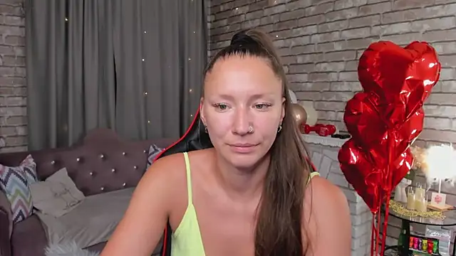 Snapshot of SarahCoksss chatting on February 28, 2026, 12:43 am SarahCoksss online show from February 28, 2026, 12:43 am