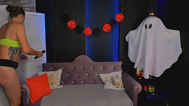 Snapshot of SarahCoksss chatting on October 31, 2025, 12:51 am SarahCoksss online show from October 31, 2025, 12:51 am