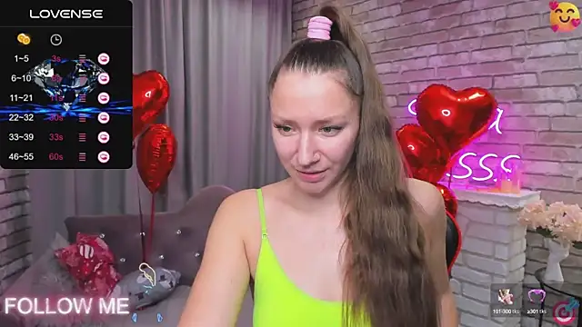 SarahCoksss online show from February 12, 2025, 3:07 am