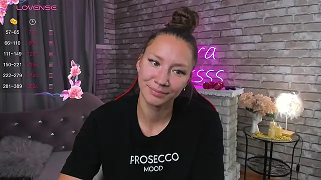 SarahCoksss online show from October 2, 2025, 1:09 am