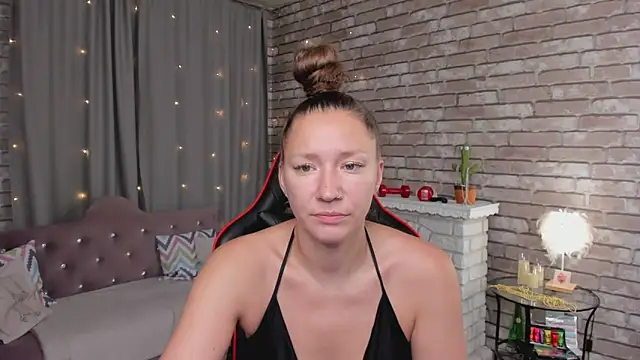 SarahCoksss online show from June 10, 2026, 12:23 am