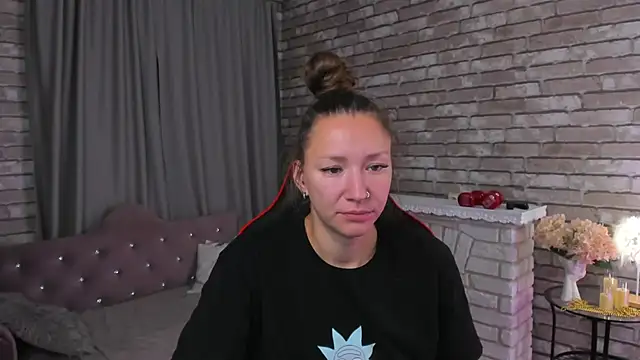 Snapshot of SarahCoksss chatting on October 12, 2025, 12:56 am SarahCoksss online show from October 12, 2025, 12:56 am