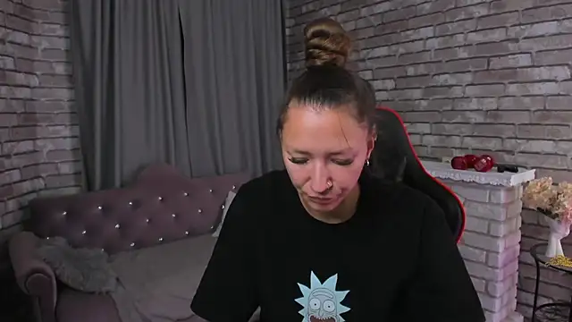 Snapshot of SarahCoksss chatting on October 14, 2025, 12:22 am SarahCoksss online show from October 14, 2025, 12:22 am