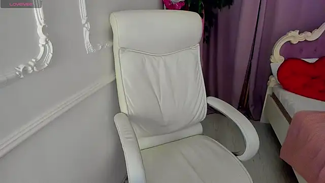 Snapshot of Lily_Marlin chatting on May 29, 2026, 1:33 am Lily Marlin online show from May 29, 2026, 1:33 am