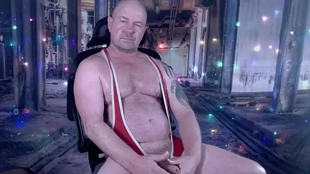 Snapshot of ManlyPrisonGuy chatting on November 13, 2025, 12:42 pm ManlyPrisonGuy online show from November 13, 2025, 12:42 pm