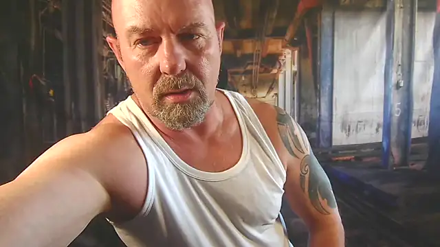 Snapshot of ManlyPrisonGuy chatting on June 18, 2026, 2:22 pm ManlyPrisonGuy online show from June 18, 2026, 2:22 pm