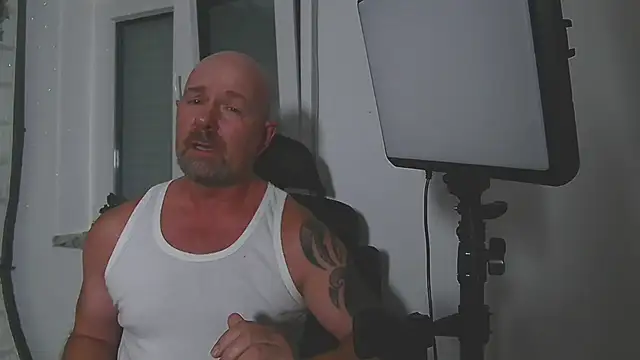 Snapshot of ManlyPrisonGuy chatting on August 6, 2026, 2:23 pm ManlyPrisonGuy online show from August 6, 2026, 2:23 pm