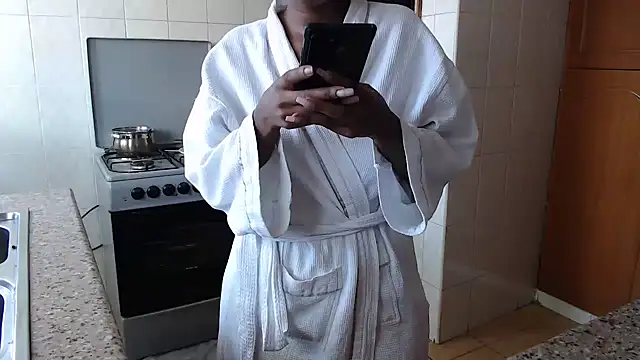 CurvyGlass online show from February 17, 2026, 8:22 am