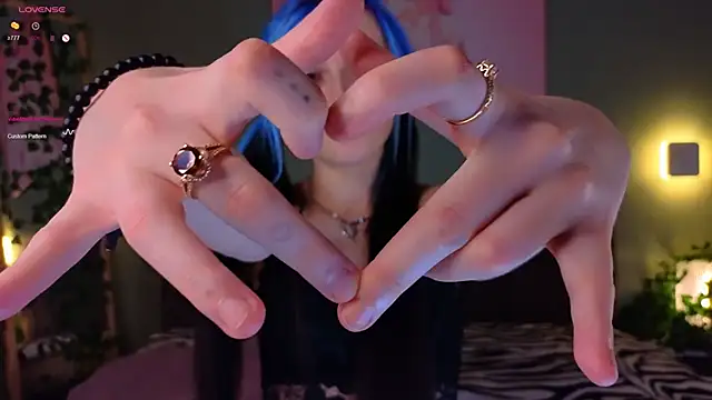 Snapshot of TristaRoht chatting on February 18, 2025, 6:15 pm TristaRoht online show from February 18, 2025, 6:15 pm