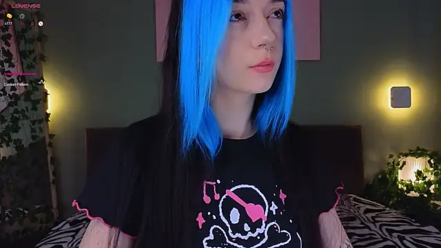 Snapshot of TristaRoht chatting on February 24, 2025, 11:43 am TristaRoht online show from February 24, 2025, 11:43 am