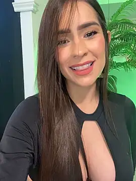 Snapshot of Mau_White chatting on June 14, 2026, 12:40 am Mau White online show from June 14, 2026, 12:40 am