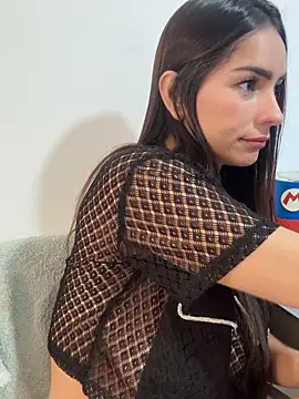 Snapshot of Mau_White chatting on May 8, 2026, 2:54 pm Mau White online show from May 8, 2026, 2:54 pm