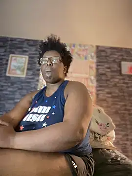 Yagurl  west online show from November 14, 2025, 3:32 am