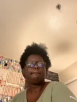 Yagurl  west online show from November 7, 2025, 10:24 pm