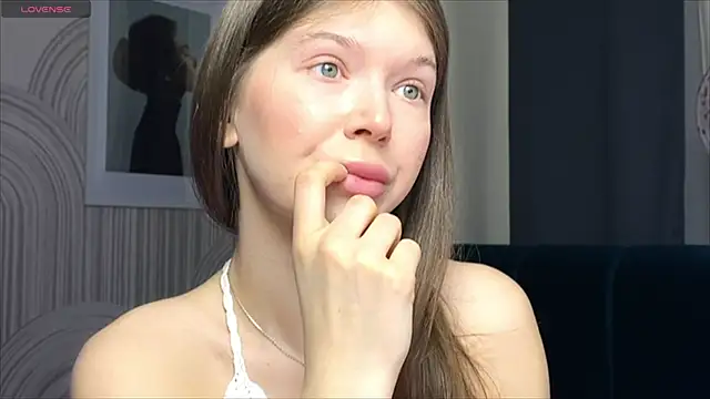 viviann evans online show from February 19, 2025, 1:29 am