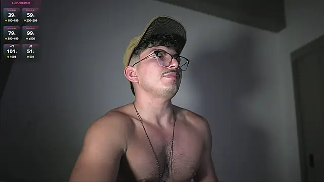 Snapshot of simoon_01 chatting on May 15, 2026, 11:14 pm simoon 01 online show from May 15, 2026, 11:14 pm