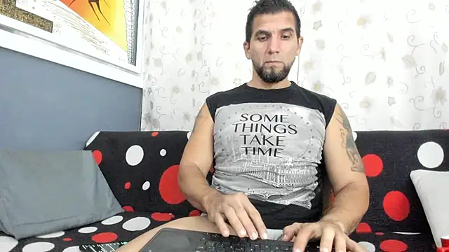 JULESLAKES online show from November 18, 2025, 8:12 pm